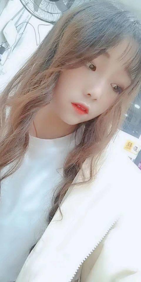 刚大学毕业的小妹妹